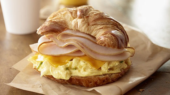 turkey-croissant-breakfast-sandwich